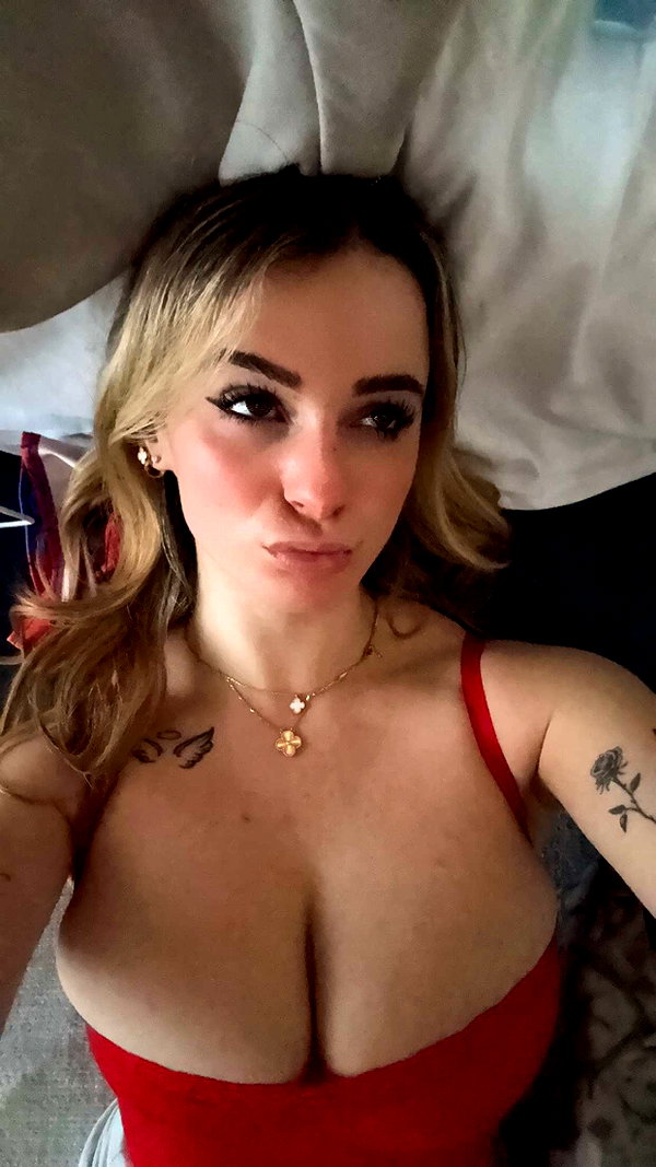 kaitlyn_krems snapchat image archive image