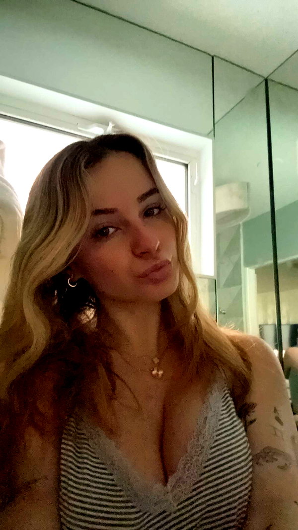 kaitlyn_krems snapchat image archive image
