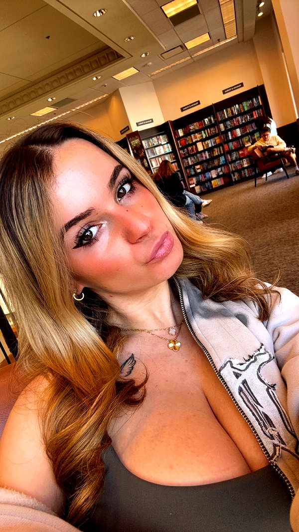 kaitlyn_krems snapchat image archive image