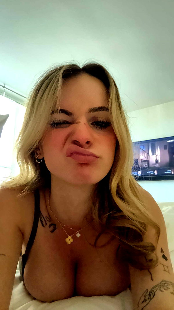 kaitlyn_krems snapchat image archive image