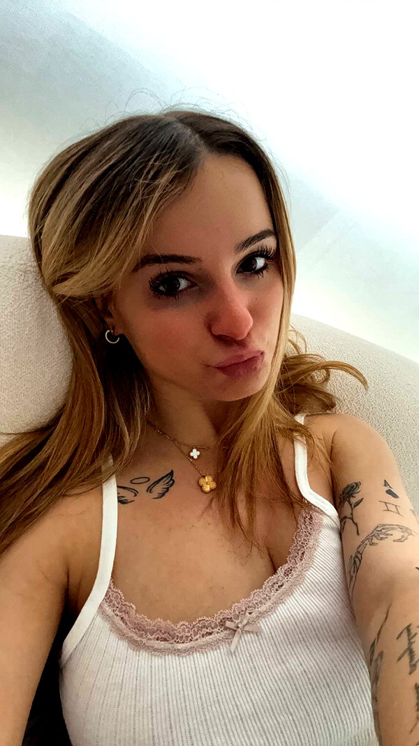 kaitlyn_krems snapchat image archive image