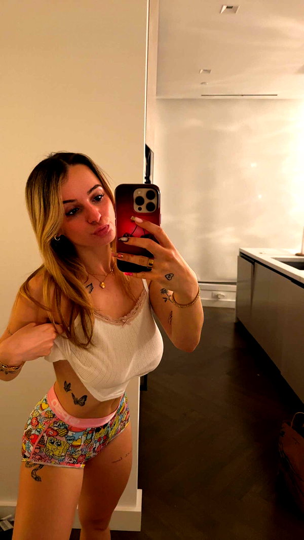 kaitlyn_krems snapchat image archive image
