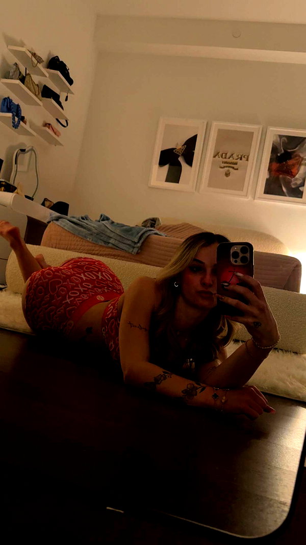 kaitlyn_krems snapchat image archive image