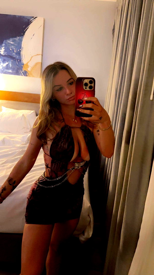 kaitlyn_krems snapchat image archive image