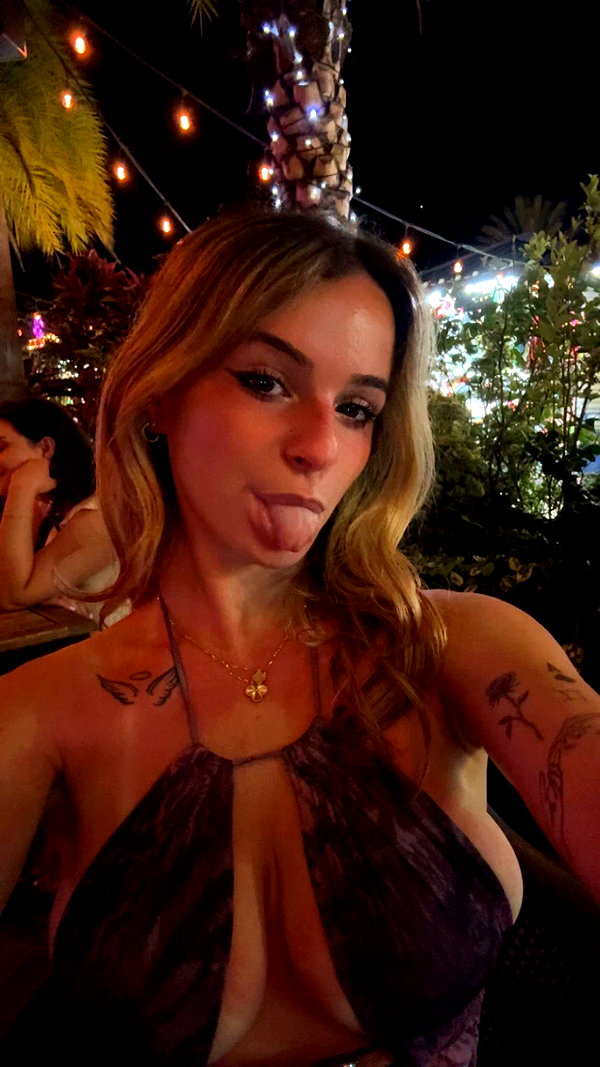 kaitlyn_krems snapchat image archive image