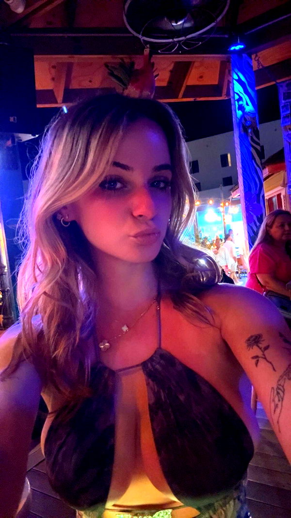 kaitlyn_krems snapchat image archive image