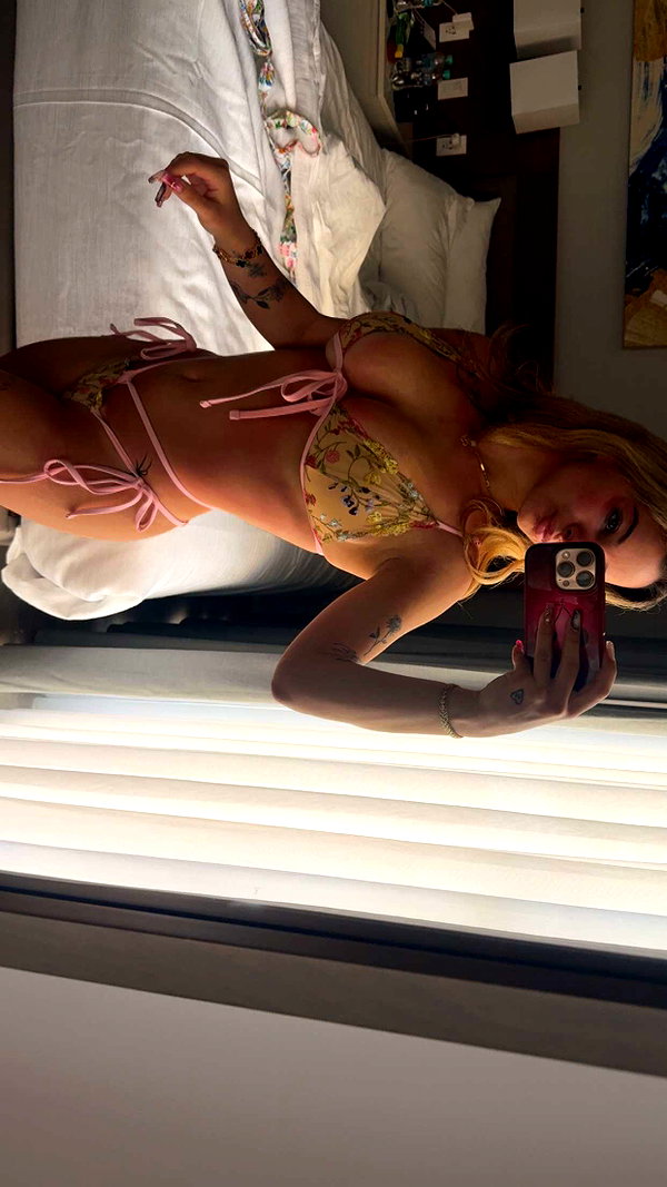 kaitlyn_krems snapchat image archive image