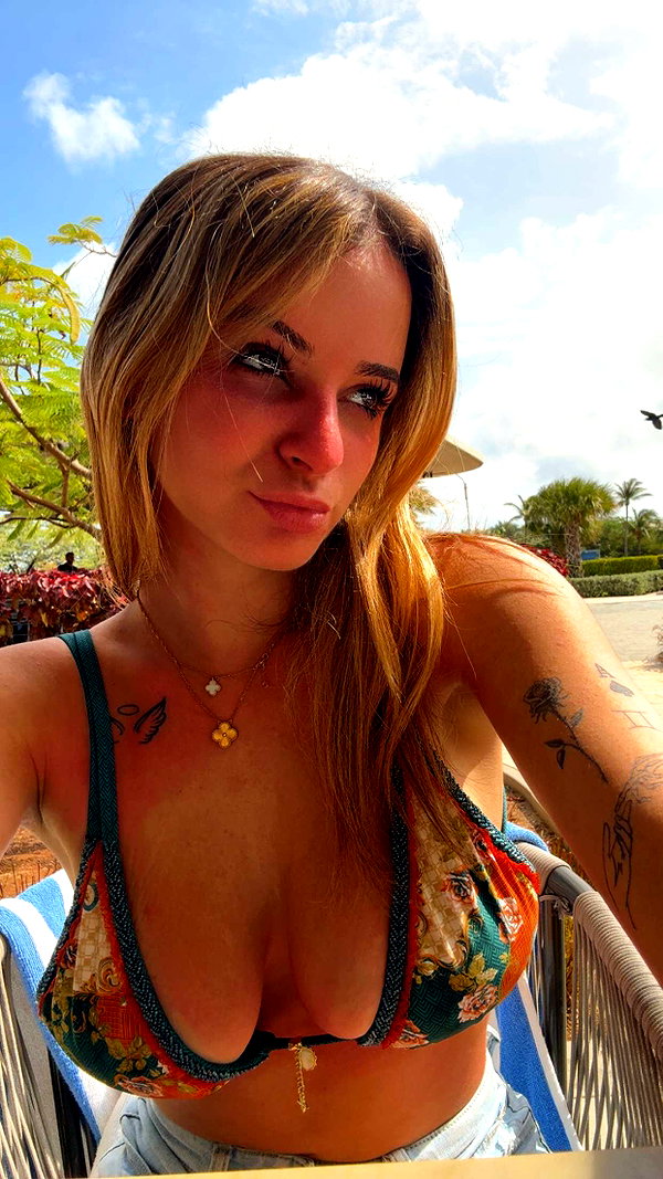 kaitlyn_krems snapchat image archive image