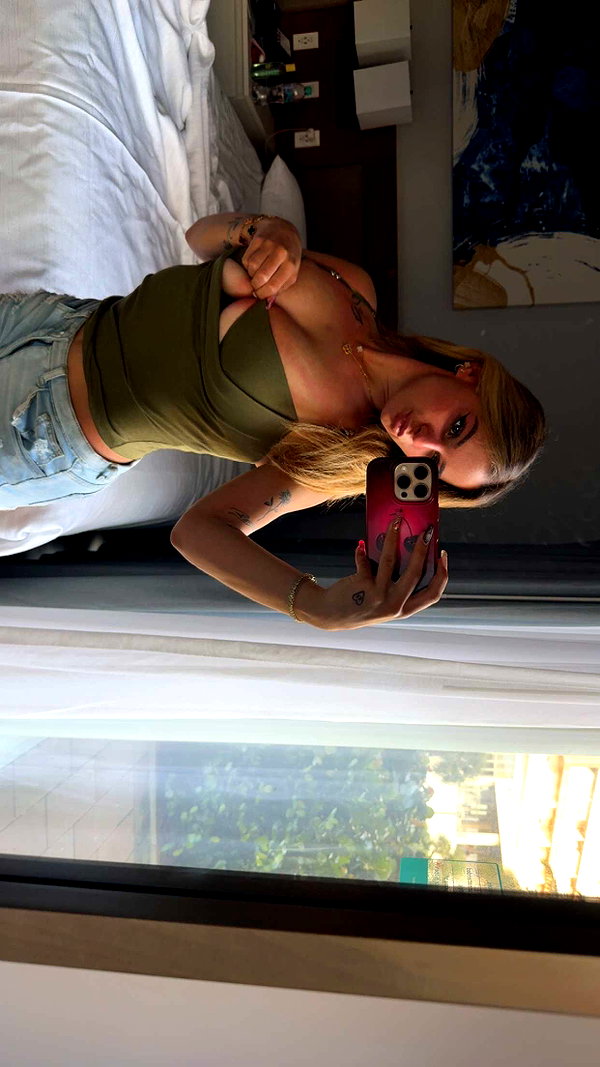 kaitlyn_krems snapchat image archive image