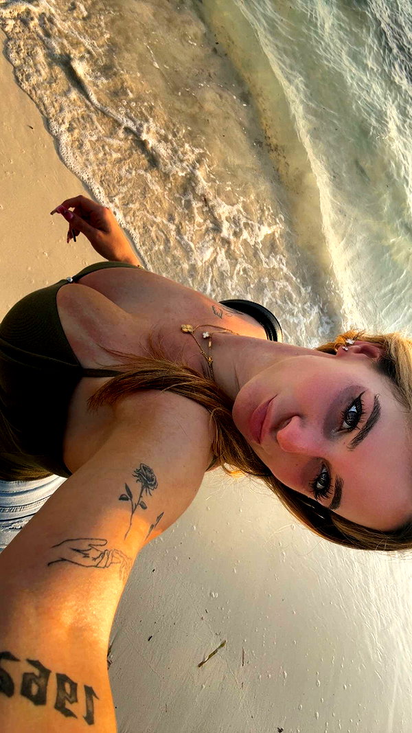 kaitlyn_krems snapchat image archive image