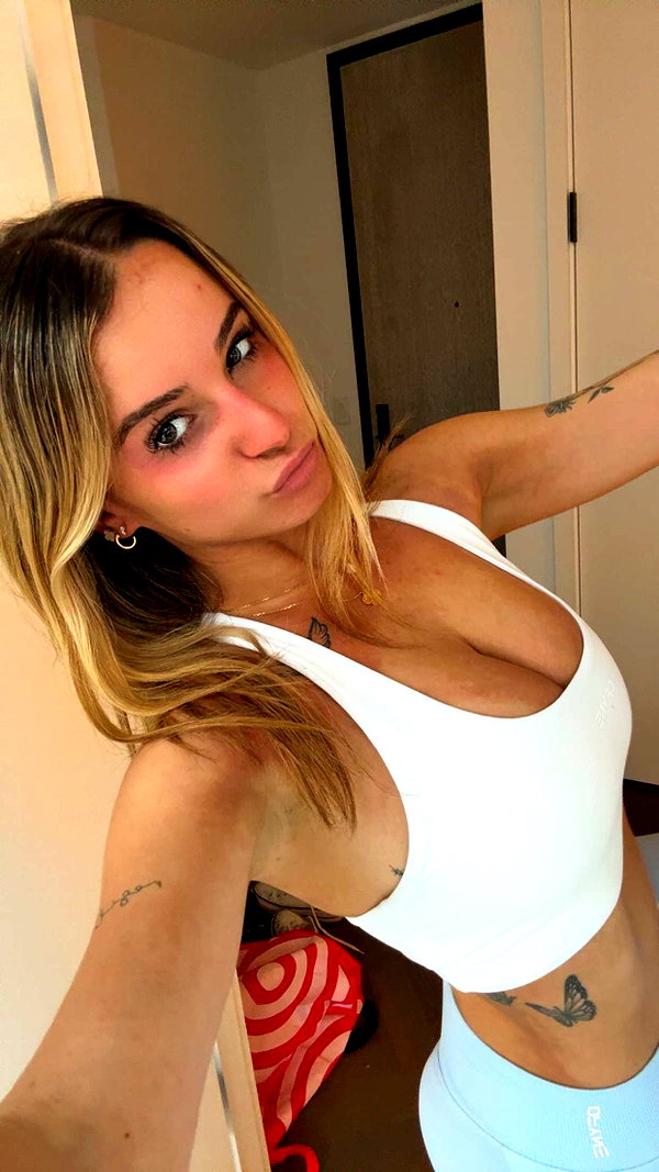 kaitlyn_krems snapchat image archive image