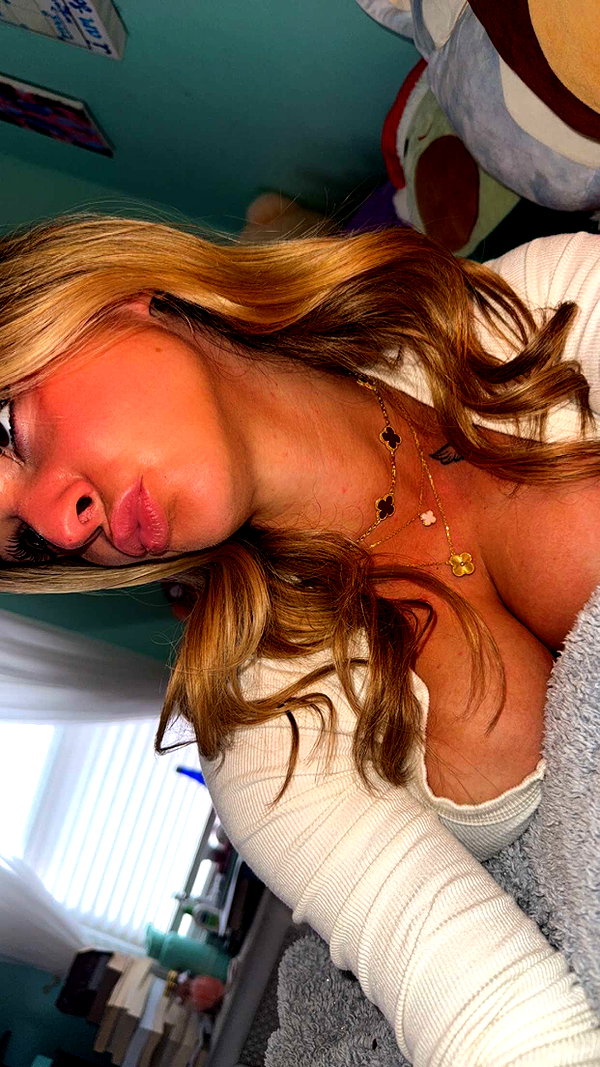 kaitlyn_krems snapchat image archive image