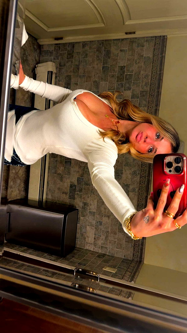 kaitlyn_krems snapchat image archive image