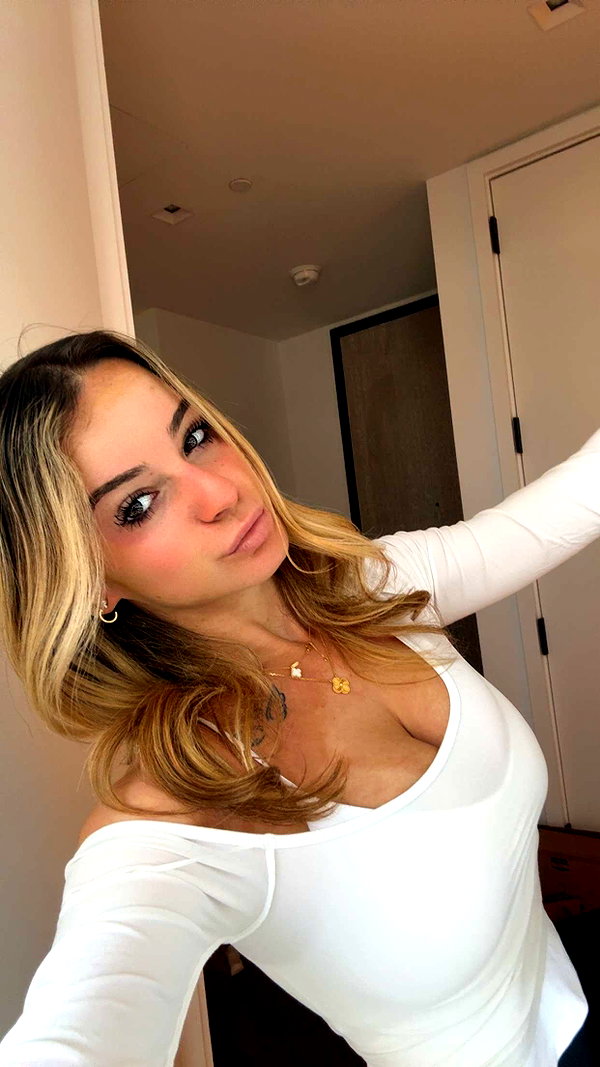 kaitlyn_krems snapchat image archive image