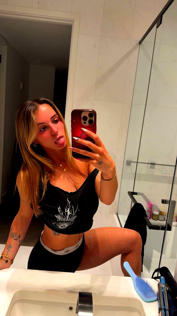 kaitlyn_krems snapchat image archive image