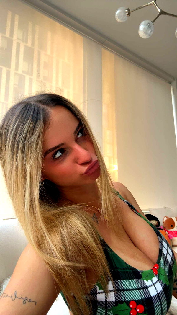 kaitlyn_krems snapchat image archive image