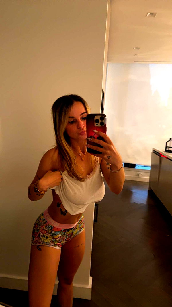 kaitlyn_krems snapchat image archive image