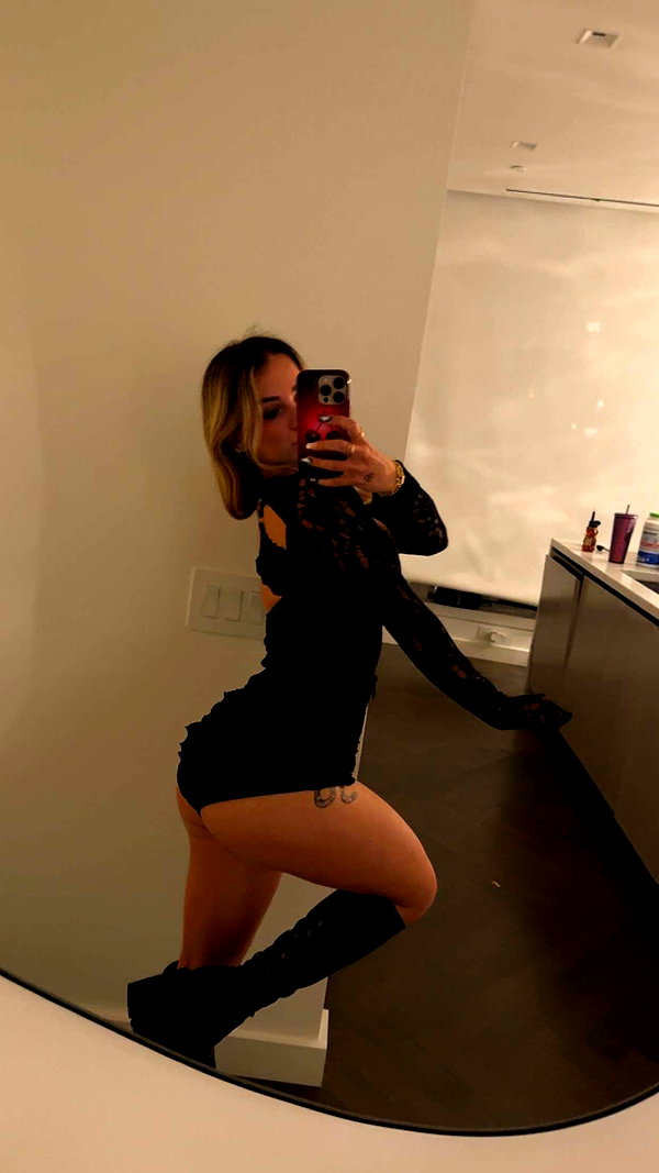 kaitlyn_krems snapchat image archive image