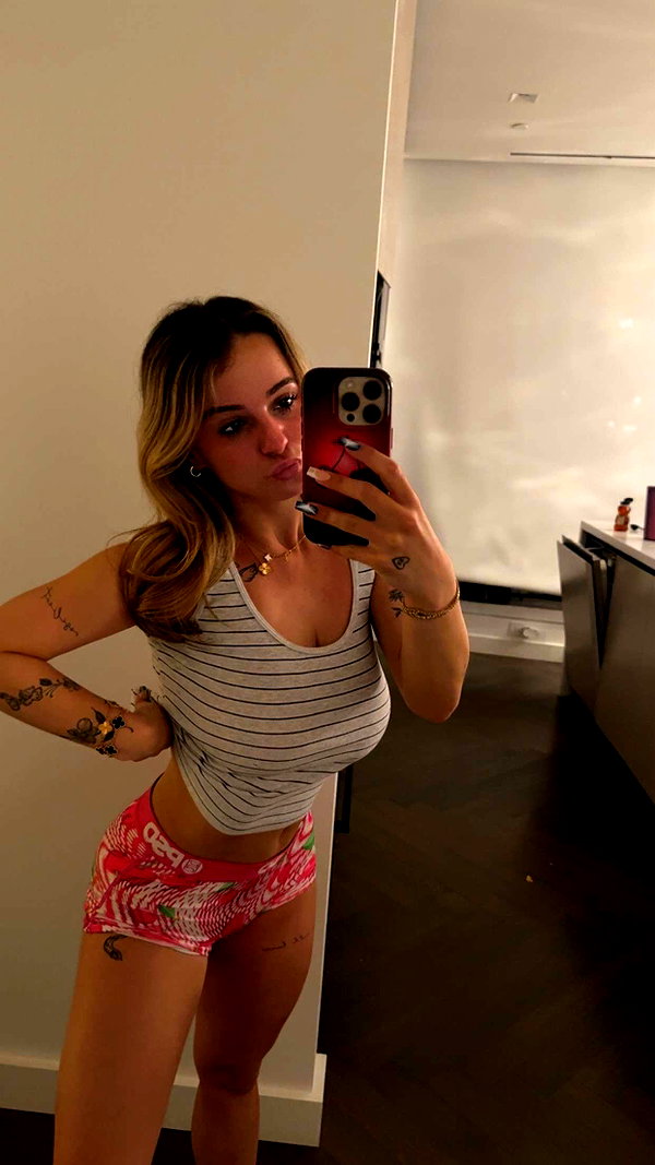 kaitlyn_krems snapchat image archive image