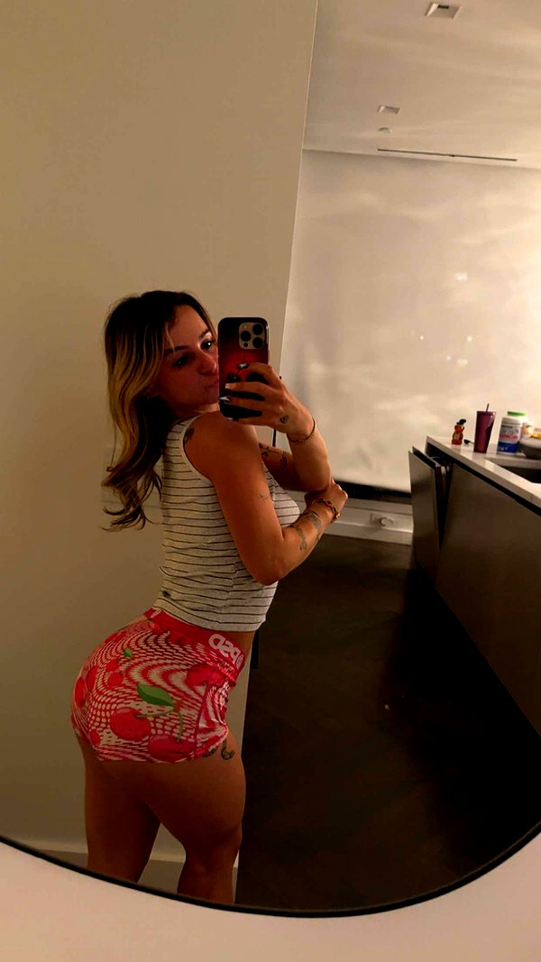 kaitlyn_krems snapchat image archive image
