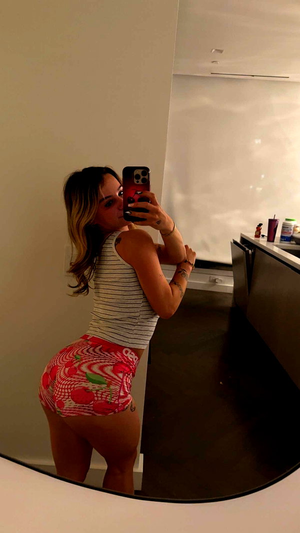 kaitlyn_krems snapchat image archive image