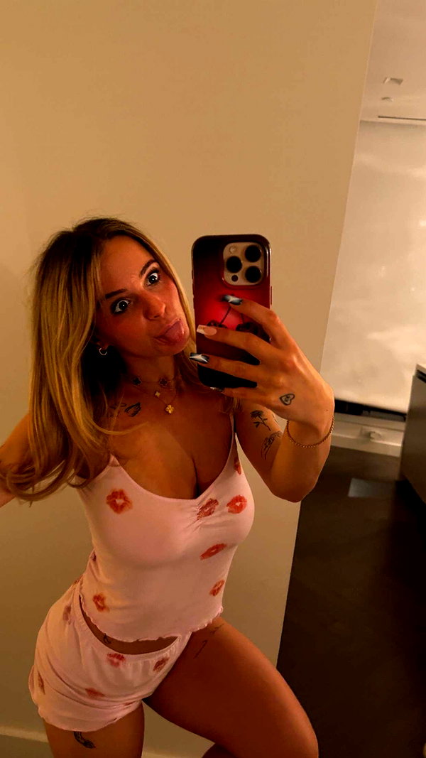 kaitlyn_krems snapchat image archive image