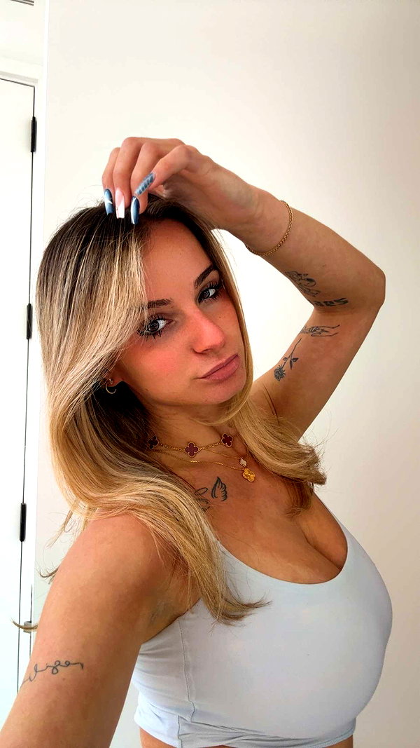 kaitlyn_krems snapchat image archive image