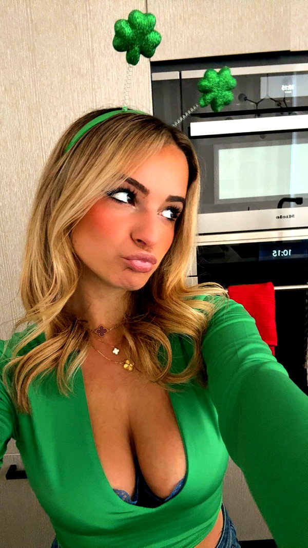 kaitlyn_krems snapchat image archive image