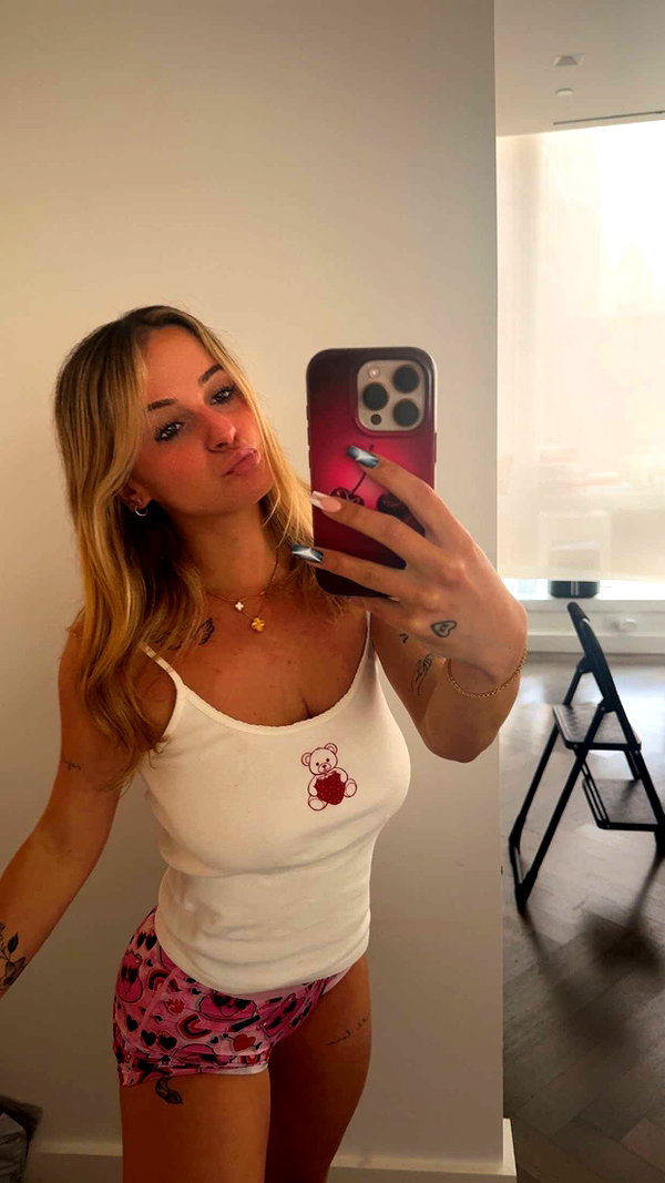 kaitlyn_krems snapchat image archive image