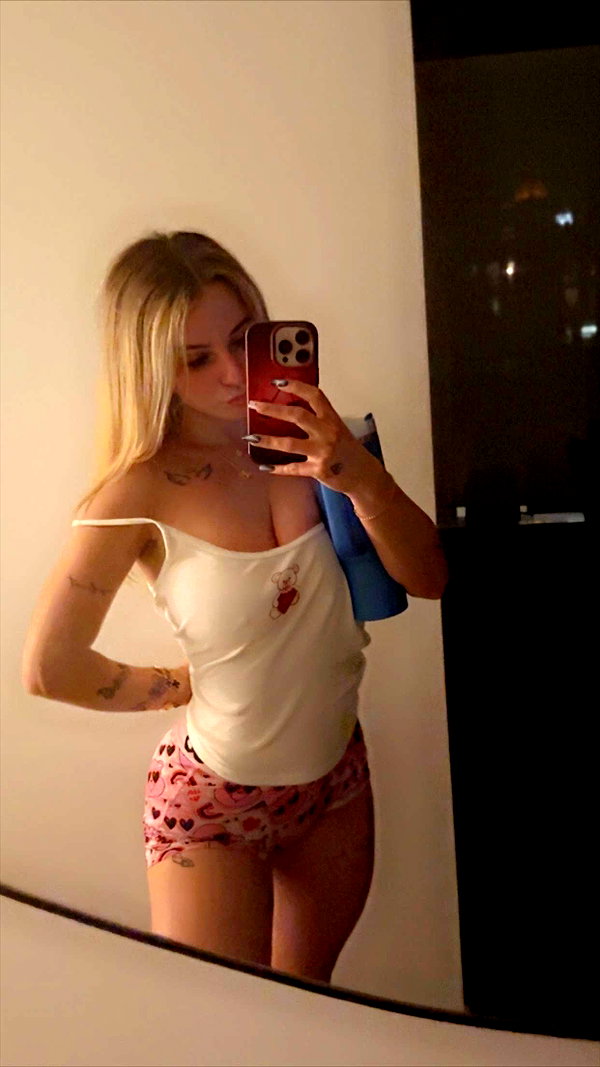 kaitlyn_krems snapchat image archive image
