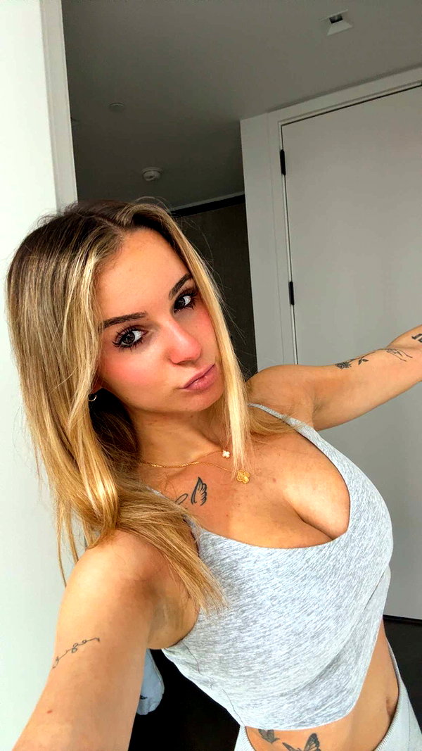 kaitlyn_krems snapchat image archive image