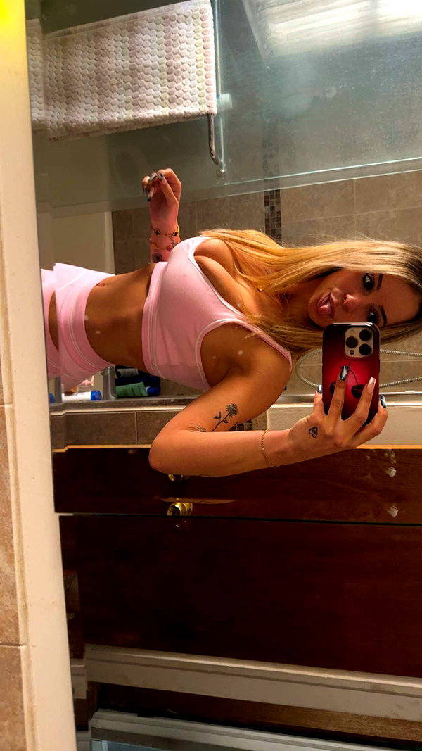kaitlyn_krems snapchat image archive image