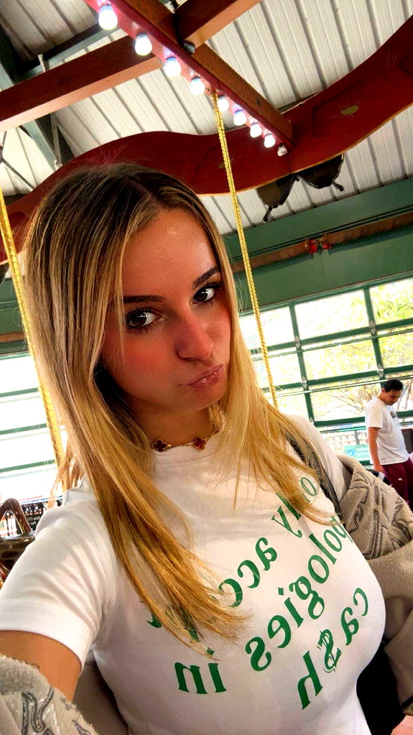 kaitlyn_krems snapchat image archive image