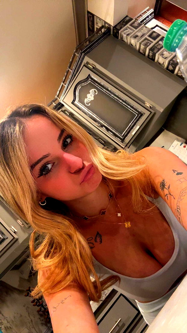 kaitlyn_krems snapchat image archive image