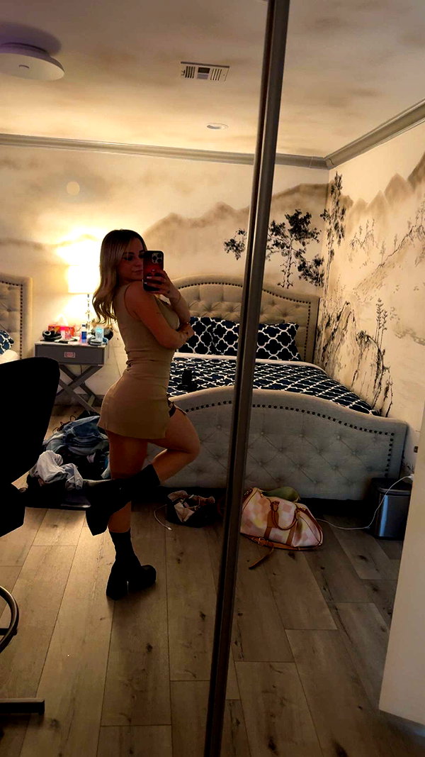 kaitlyn_krems snapchat image archive image