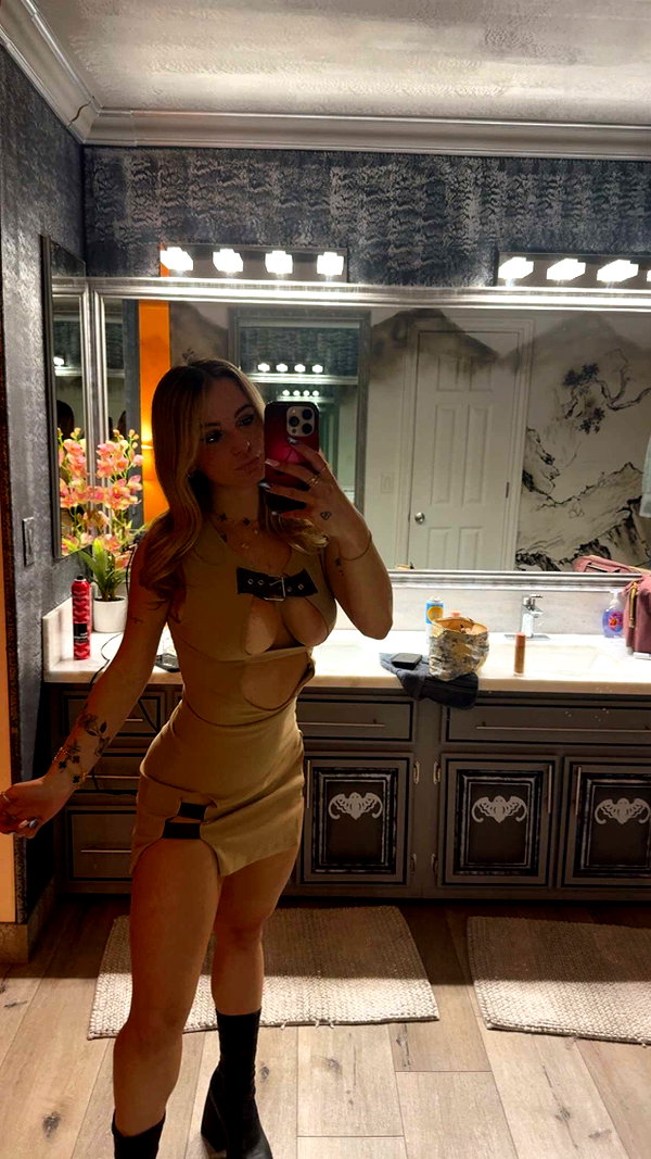 kaitlyn_krems snapchat image archive image