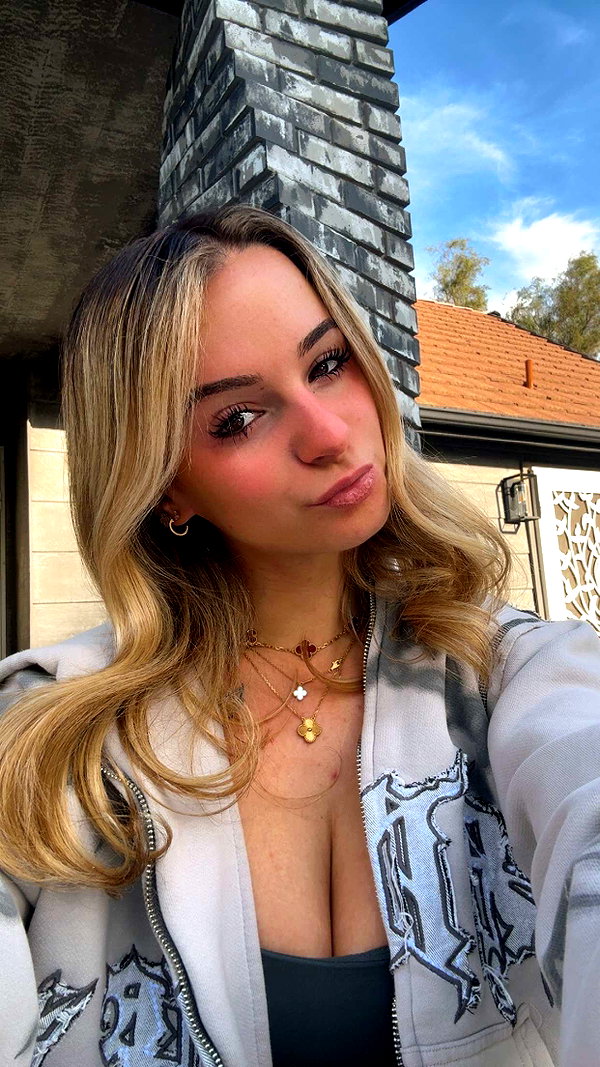 kaitlyn_krems snapchat image archive image
