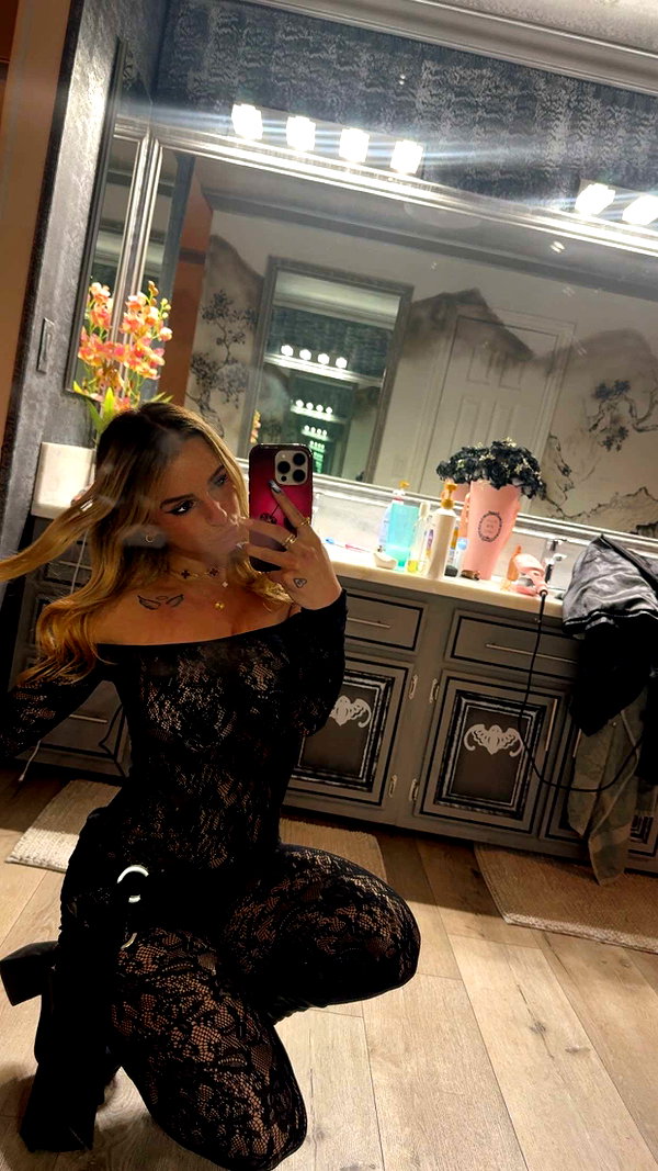 kaitlyn_krems snapchat image archive image