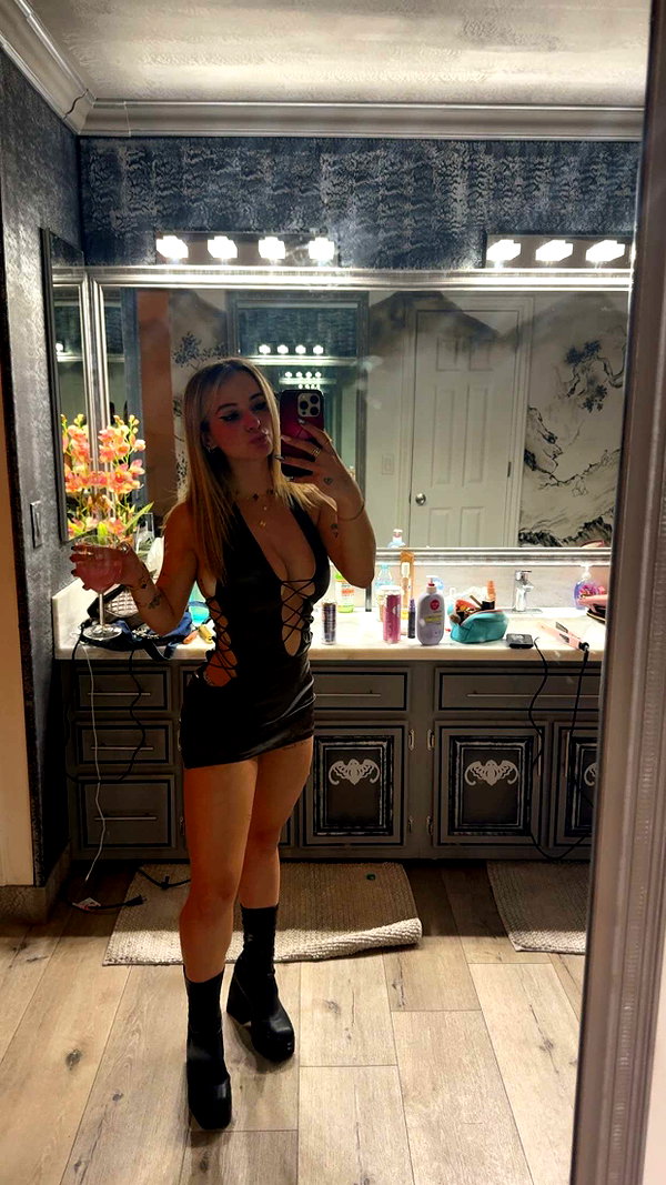 kaitlyn_krems snapchat image archive image
