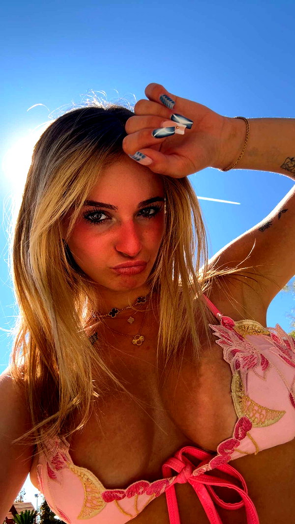 kaitlyn_krems snapchat image archive image