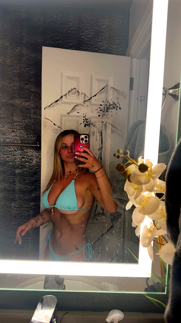 kaitlyn_krems snapchat image archive image