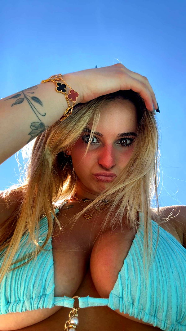 kaitlyn_krems snapchat image archive image