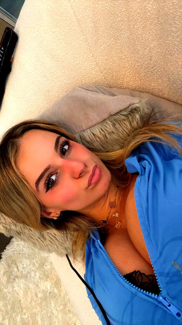 kaitlyn_krems snapchat image archive image