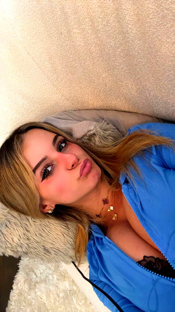 kaitlyn_krems snapchat image archive image