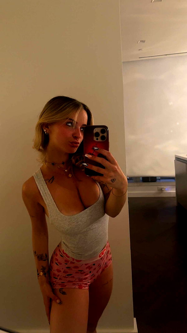 kaitlyn_krems snapchat image archive image