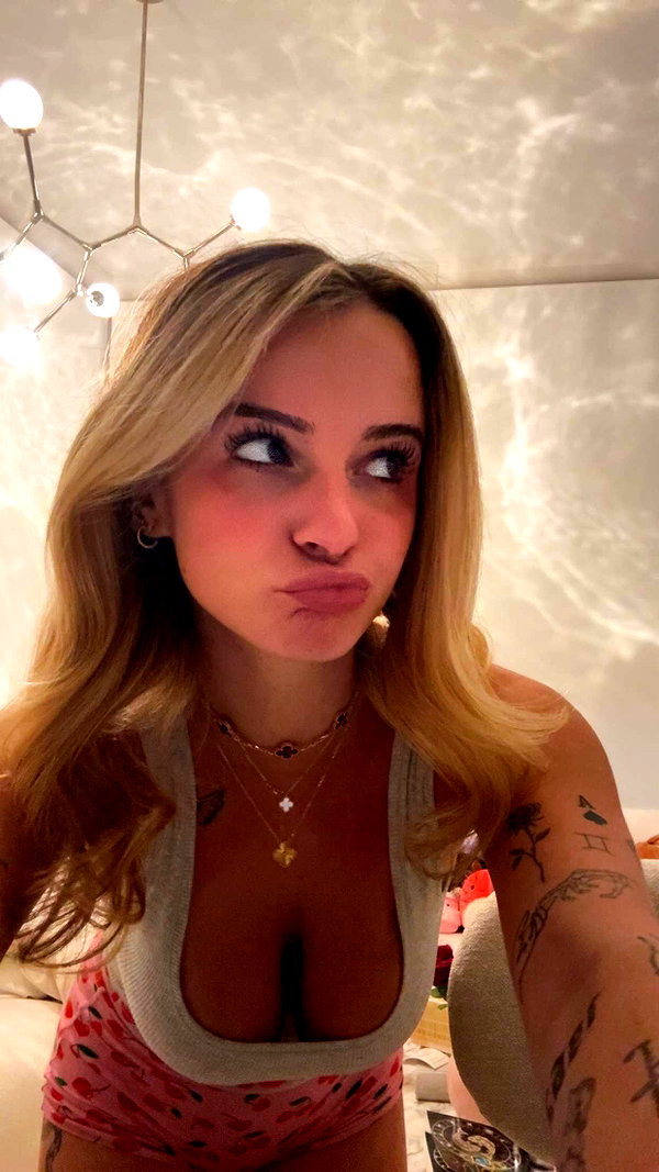 kaitlyn_krems snapchat image archive image