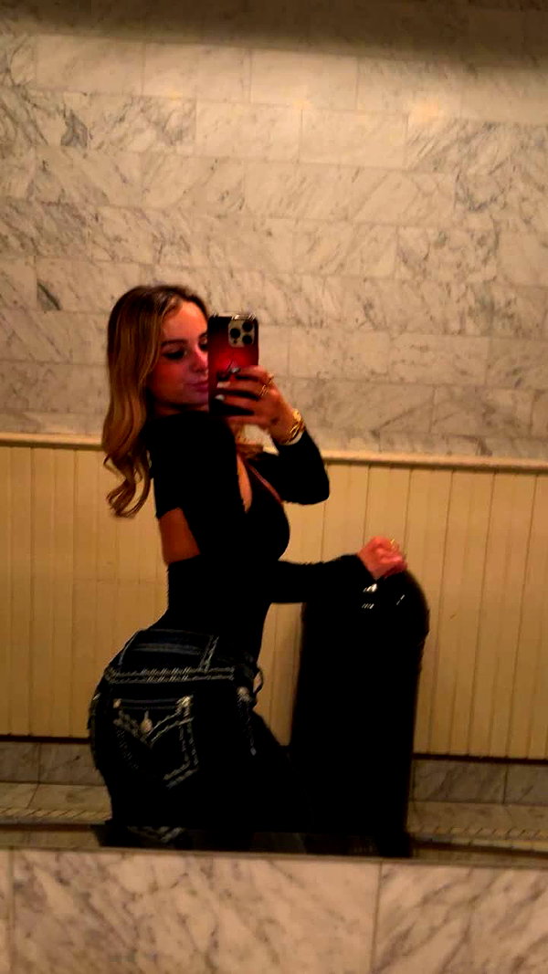kaitlyn_krems snapchat image archive image