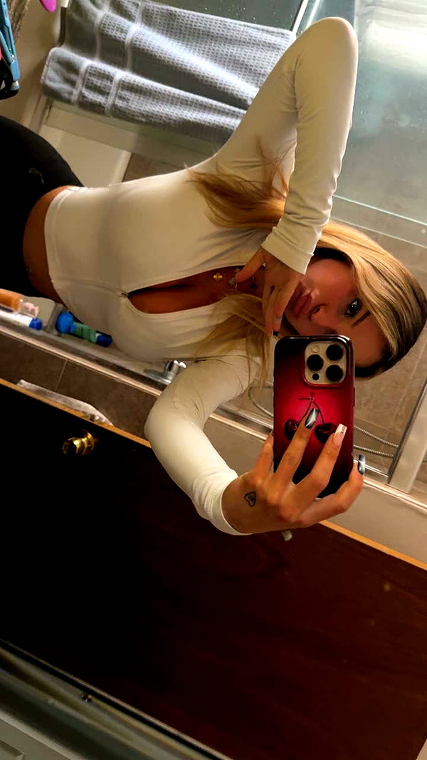 kaitlyn_krems snapchat image archive image