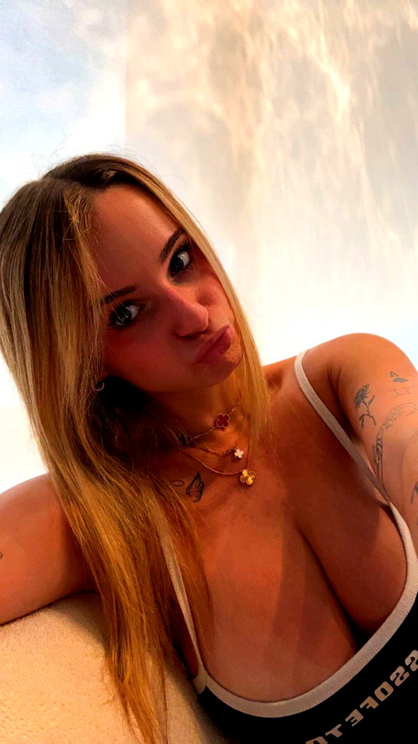 kaitlyn_krems snapchat image archive image