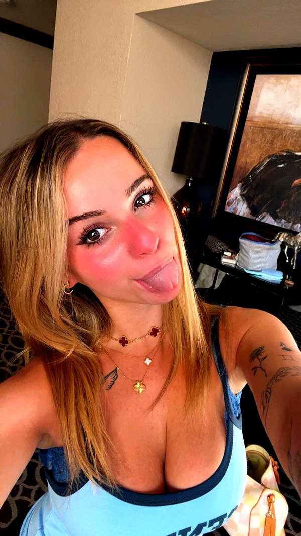 kaitlyn_krems snapchat image archive image